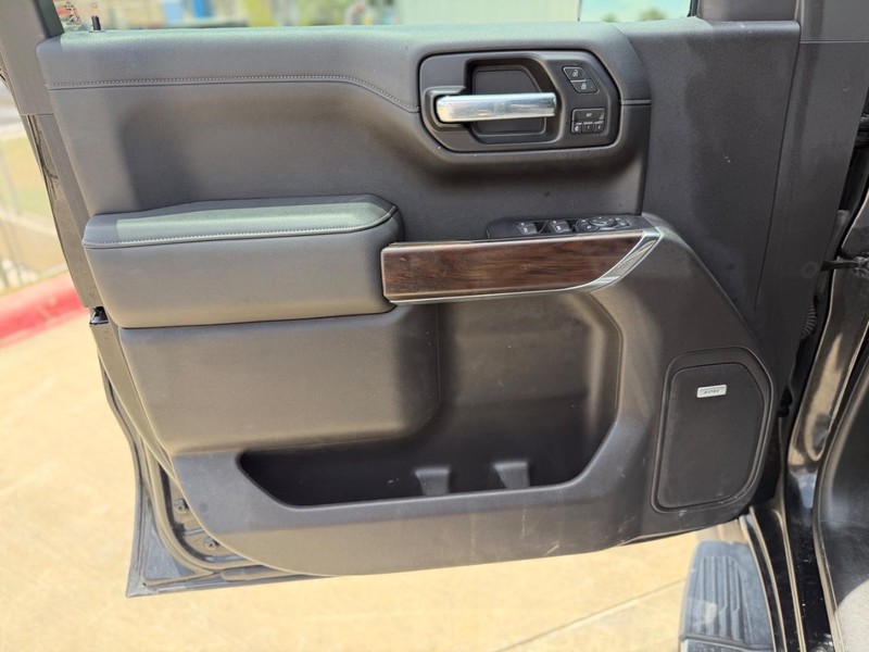 GMC Sierra 1500 Vehicle Full-screen Gallery Image 10