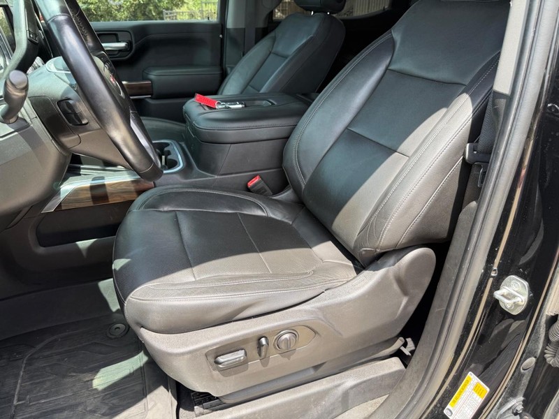 GMC Sierra 1500 Vehicle Full-screen Gallery Image 12