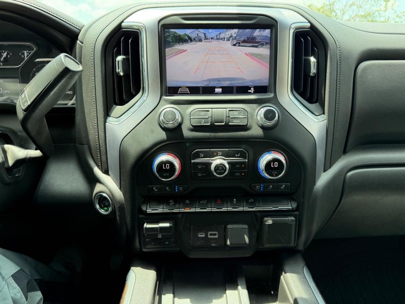GMC Sierra 1500 Vehicle Full-screen Gallery Image 15