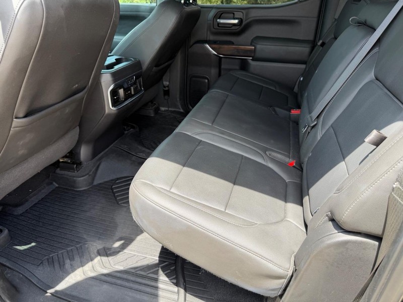 GMC Sierra 1500 Vehicle Full-screen Gallery Image 17