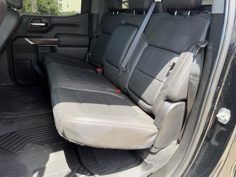 GMC Sierra 1500 Vehicle Full-screen Gallery Image 18