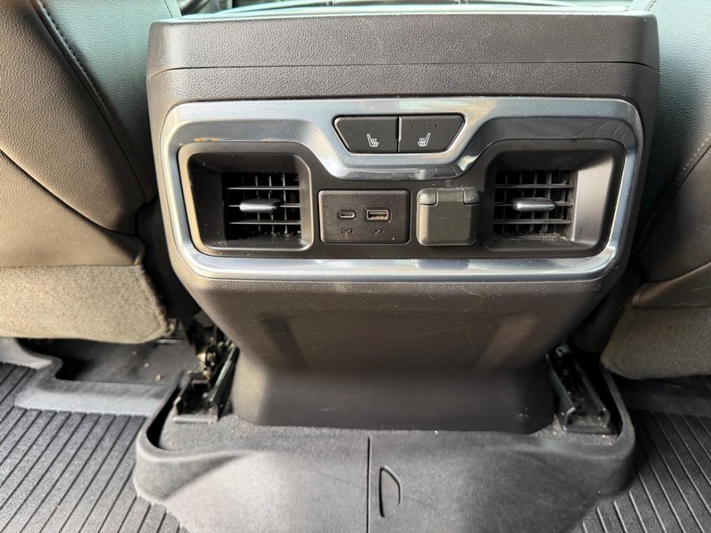 GMC Sierra 1500 Vehicle Full-screen Gallery Image 19