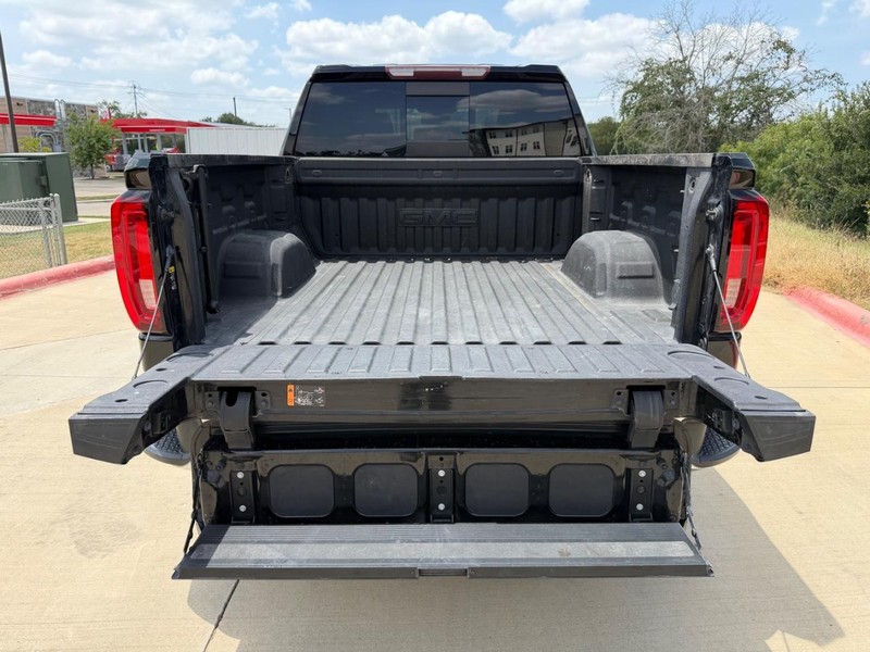 GMC Sierra 1500 Vehicle Full-screen Gallery Image 22