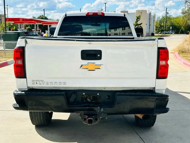 Chevrolet Silverado 2500HD Vehicle Full-screen Gallery Image 05