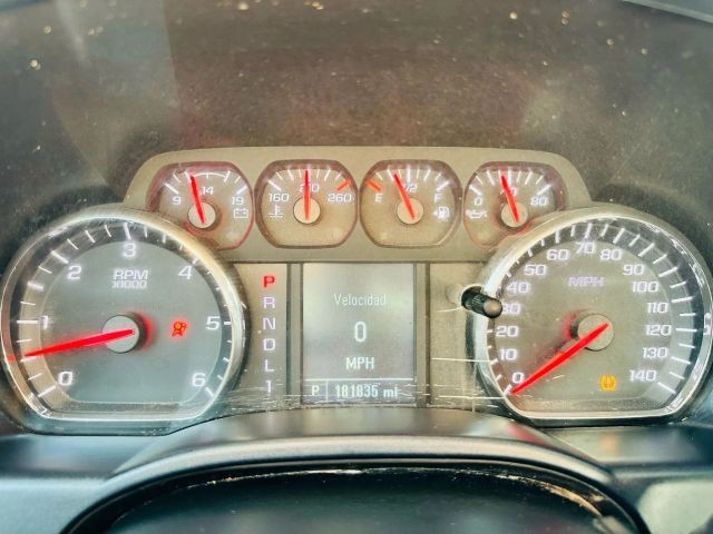 Chevrolet Silverado 2500HD Vehicle Full-screen Gallery Image 13