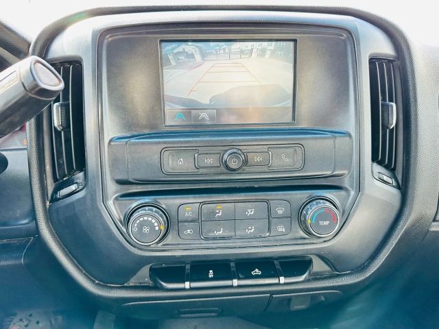 Chevrolet Silverado 2500HD Vehicle Full-screen Gallery Image 14