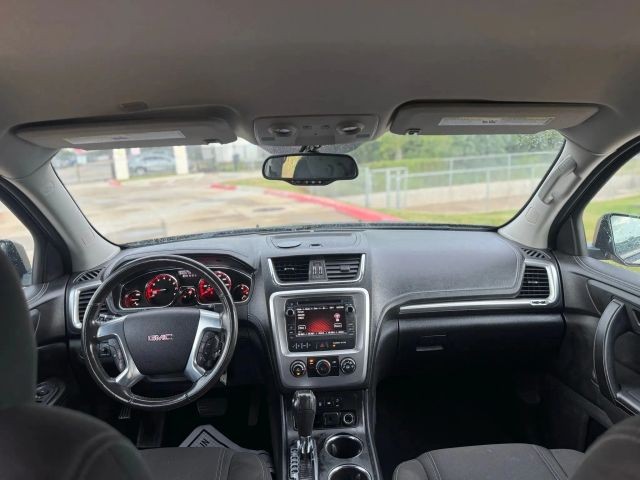 GMC Acadia Vehicle Full-screen Gallery Image 18