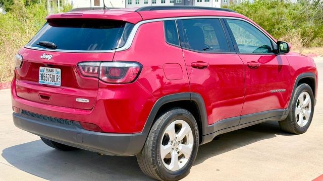 Jeep Compass Vehicle Full-screen Gallery Image 03