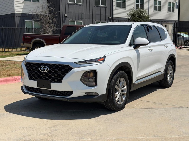 Hyundai Santa Fe Vehicle Full-screen Gallery Image 02