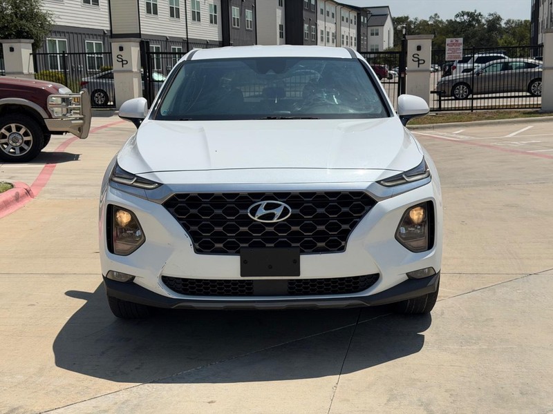 Hyundai Santa Fe Vehicle Full-screen Gallery Image 09