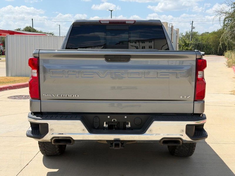 Chevrolet Silverado 1500 Vehicle Full-screen Gallery Image 05