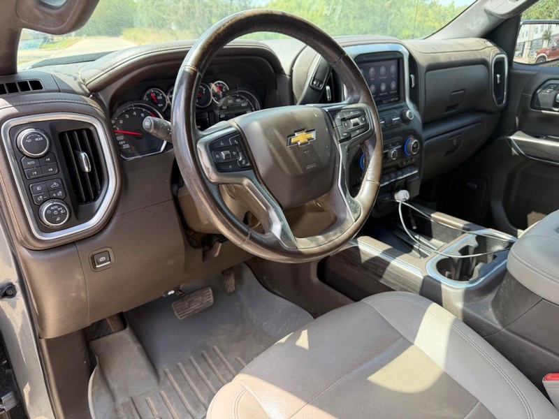 Chevrolet Silverado 1500 Vehicle Full-screen Gallery Image 09