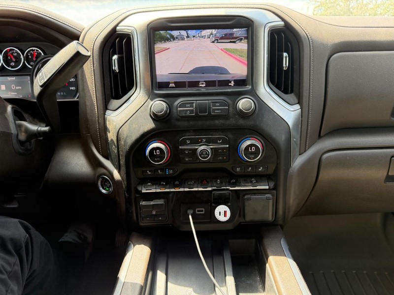 Chevrolet Silverado 1500 Vehicle Full-screen Gallery Image 13