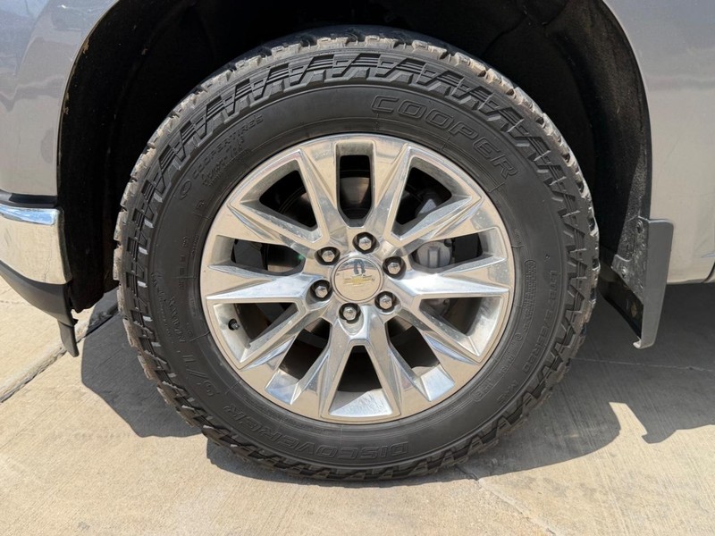 Chevrolet Silverado 1500 Vehicle Full-screen Gallery Image 22