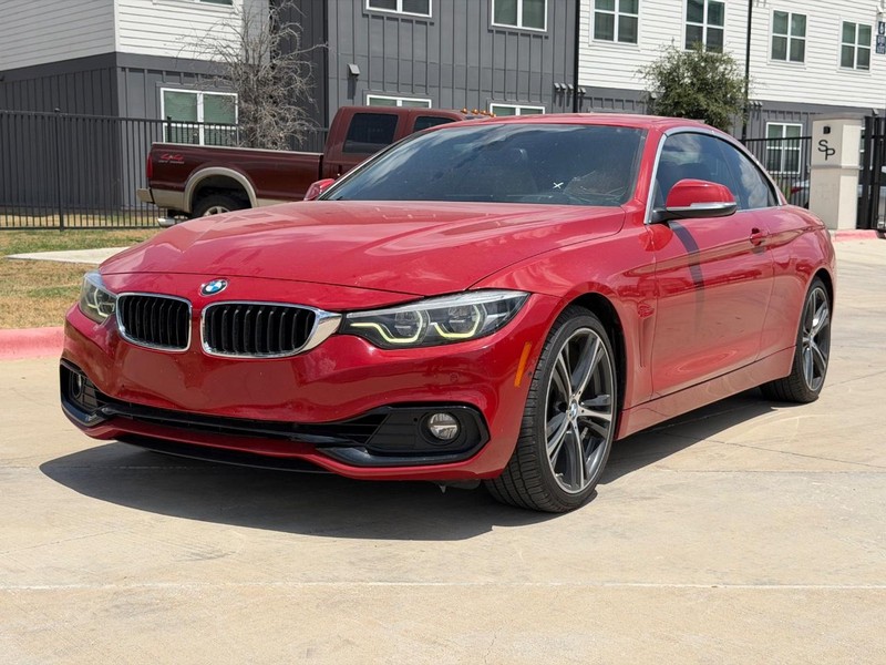 BMW 4 Series Vehicle Full-screen Gallery Image 02