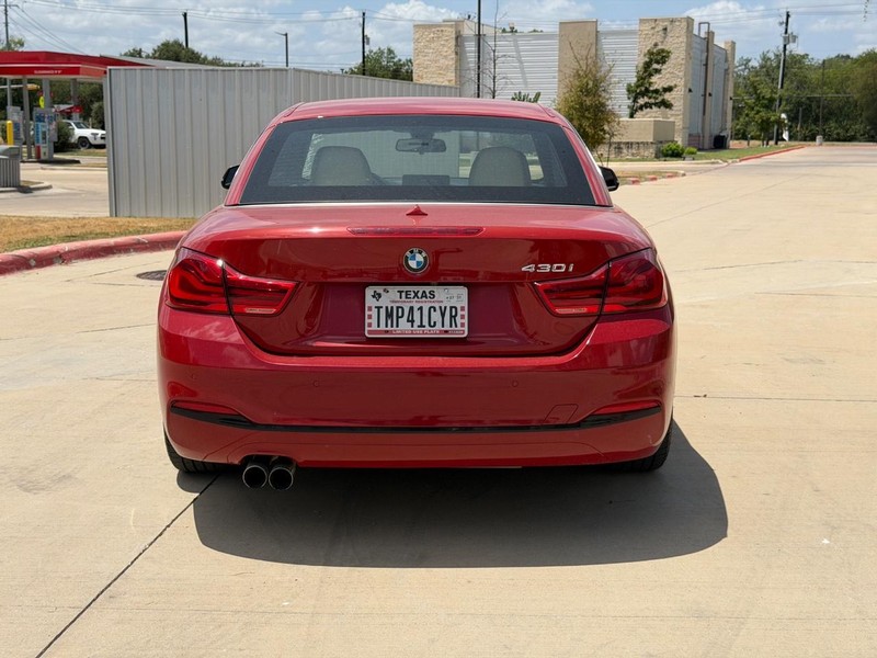 BMW 4 Series Vehicle Full-screen Gallery Image 05