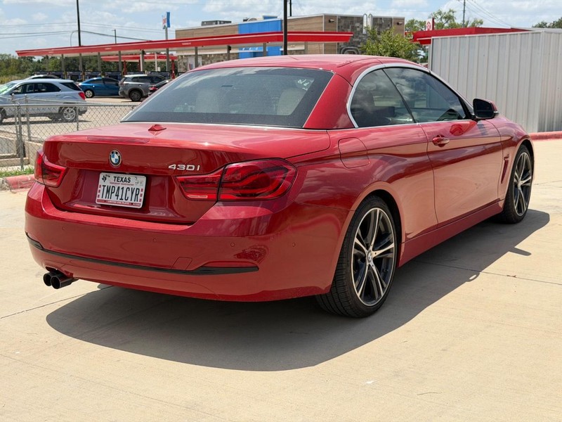 BMW 4 Series Vehicle Full-screen Gallery Image 06