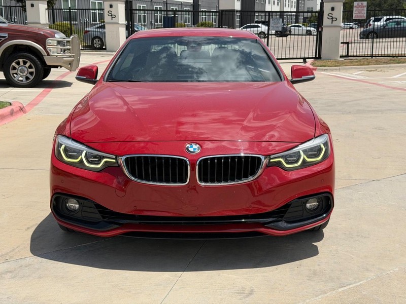 BMW 4 Series Vehicle Full-screen Gallery Image 09