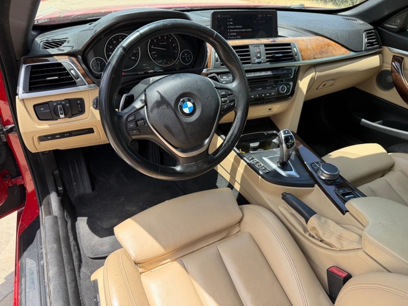 BMW 4 Series Vehicle Full-screen Gallery Image 11