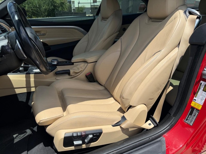 BMW 4 Series Vehicle Full-screen Gallery Image 12