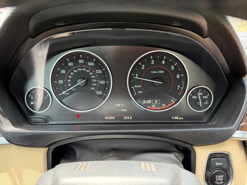 BMW 4 Series Vehicle Full-screen Gallery Image 14