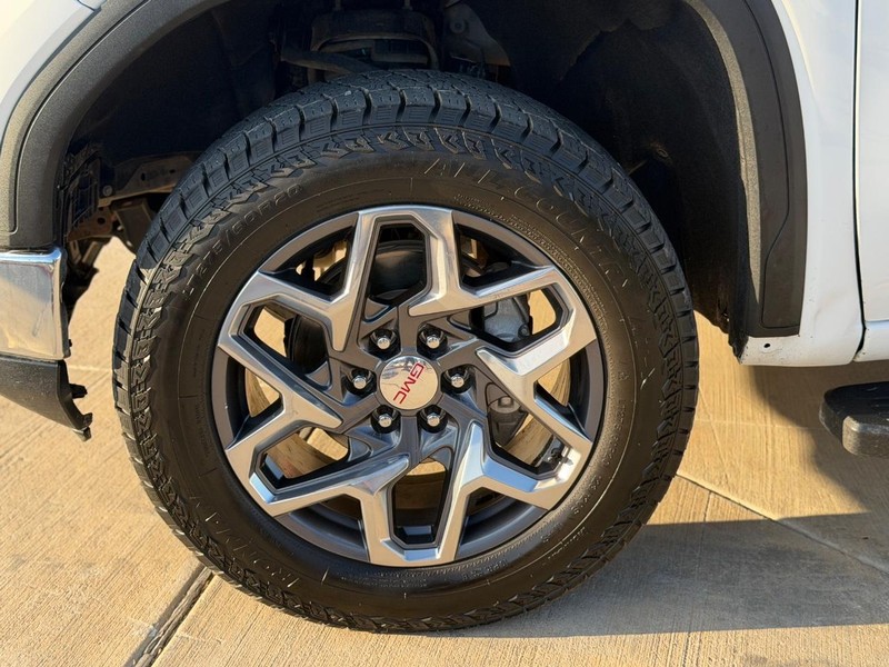 GMC Sierra 1500 Vehicle Full-screen Gallery Image 25