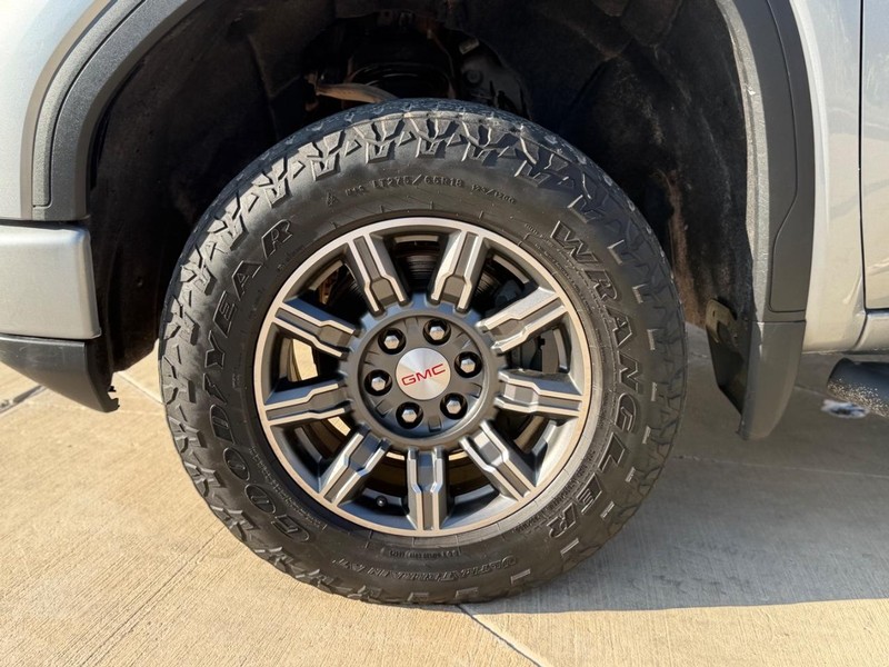 GMC Sierra 1500 Vehicle Full-screen Gallery Image 28