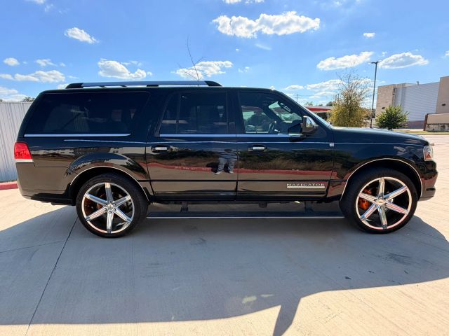 Lincoln Navigator L Vehicle Full-screen Gallery Image 07