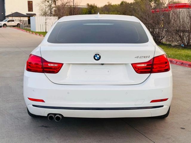 BMW 4 Series Vehicle Full-screen Gallery Image 05