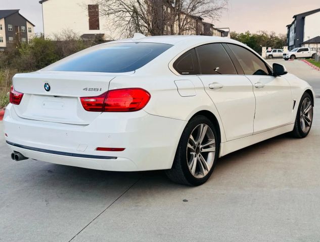 BMW 4 Series Vehicle Full-screen Gallery Image 06