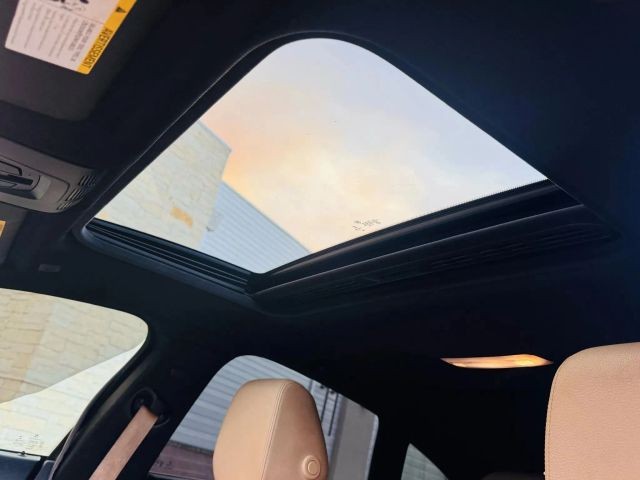 BMW 4 Series Vehicle Full-screen Gallery Image 12