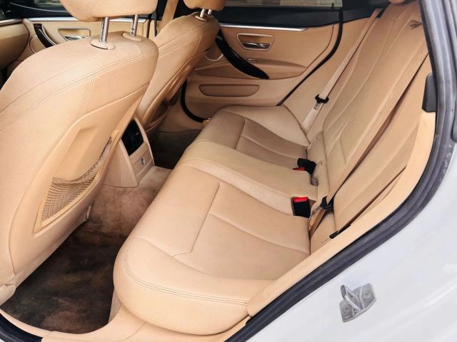 BMW 4 Series Vehicle Full-screen Gallery Image 14