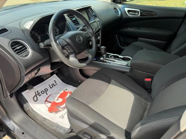 Nissan Pathfinder Vehicle Full-screen Gallery Image 11
