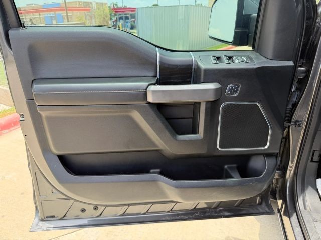 Ford F-150 Vehicle Full-screen Gallery Image 10