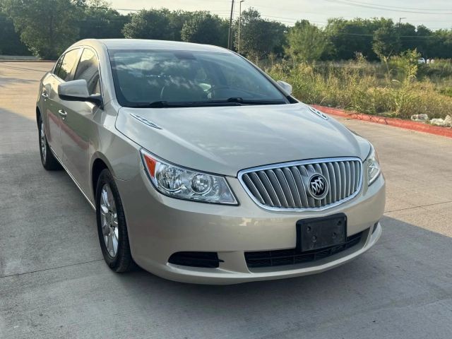 Buick LaCrosse Vehicle Full-screen Gallery Image 02