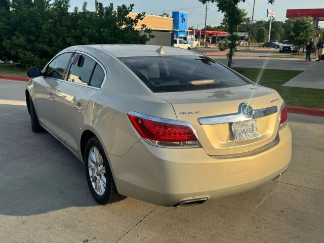 Buick LaCrosse Vehicle Full-screen Gallery Image 09