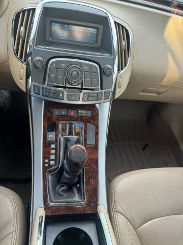Buick LaCrosse Vehicle Full-screen Gallery Image 20
