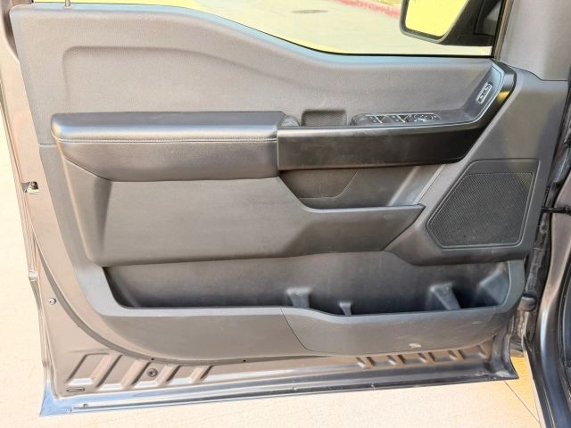Ford F-150 Vehicle Full-screen Gallery Image 10