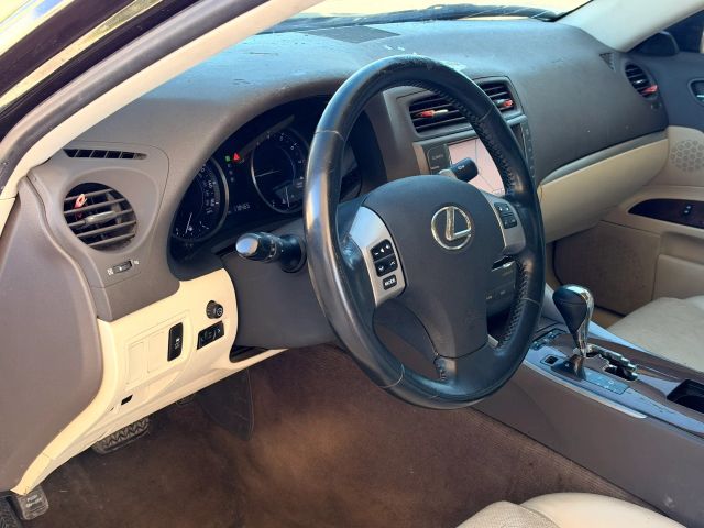 Lexus IS 250 Vehicle Full-screen Gallery Image 10