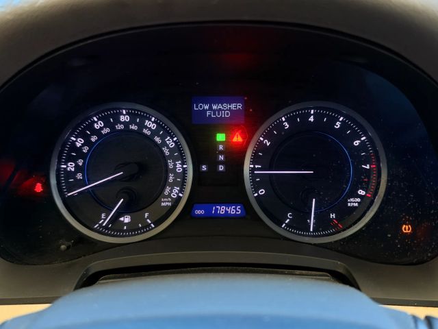 Lexus IS 250 Vehicle Full-screen Gallery Image 17