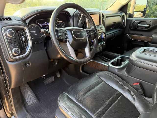 GMC Sierra 3500HD Vehicle Full-screen Gallery Image 11