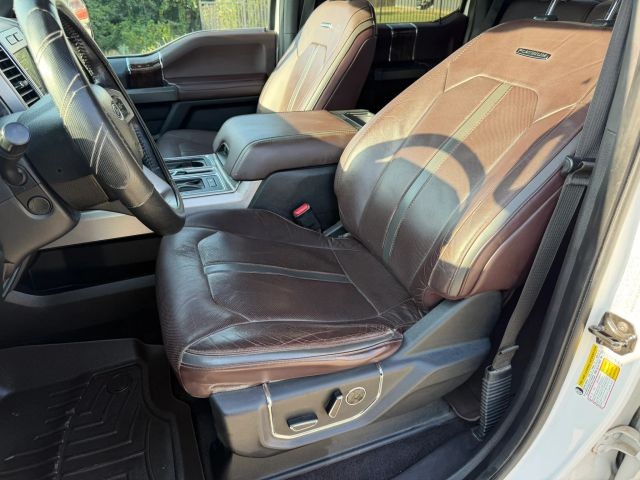 Ford F-150 Vehicle Full-screen Gallery Image 12