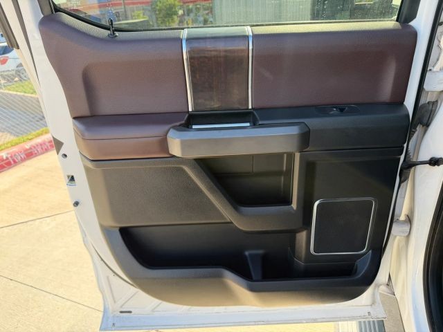 Ford F-150 Vehicle Full-screen Gallery Image 16