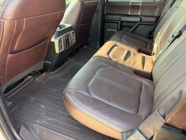 Ford F-150 Vehicle Full-screen Gallery Image 17