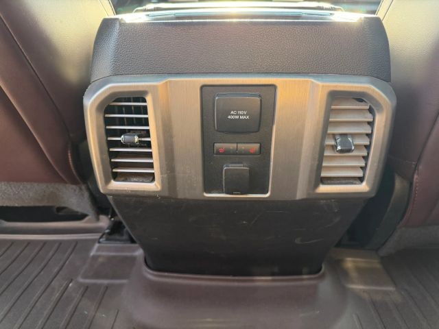 Ford F-150 Vehicle Full-screen Gallery Image 19