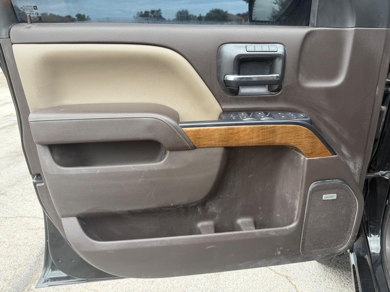 Chevrolet Silverado 1500 Vehicle Full-screen Gallery Image 10
