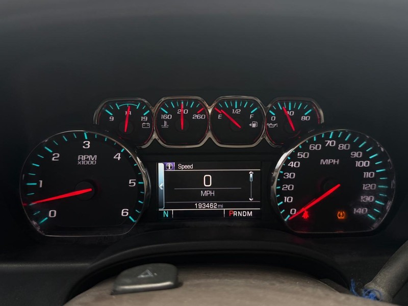 Chevrolet Silverado 1500 Vehicle Full-screen Gallery Image 13