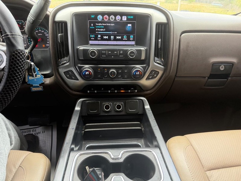 Chevrolet Silverado 1500 Vehicle Full-screen Gallery Image 14