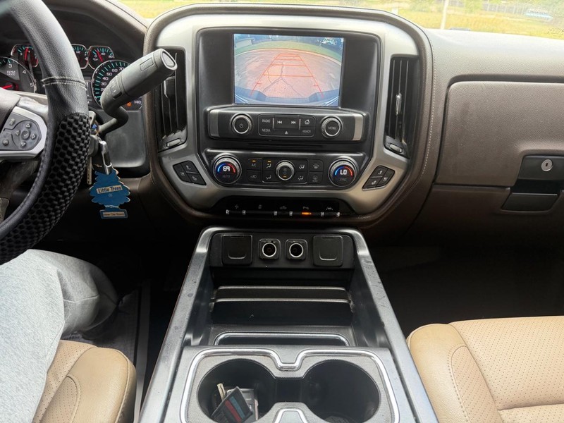 Chevrolet Silverado 1500 Vehicle Full-screen Gallery Image 15