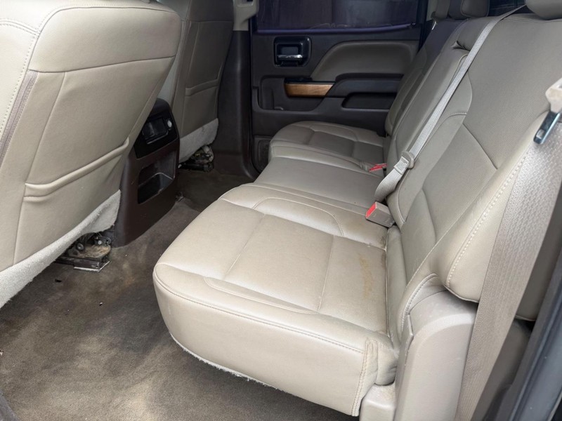 Chevrolet Silverado 1500 Vehicle Full-screen Gallery Image 17